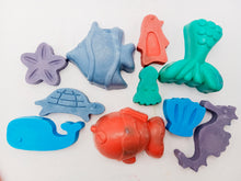 Load image into Gallery viewer, Earthbound Kidz - Sea Creature &amp; Sea Side Bath Crayons - 10 Pack