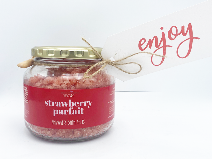 Earthbound T-AMORE: Strawberry Parfait Shimmer Bath Salts 550g